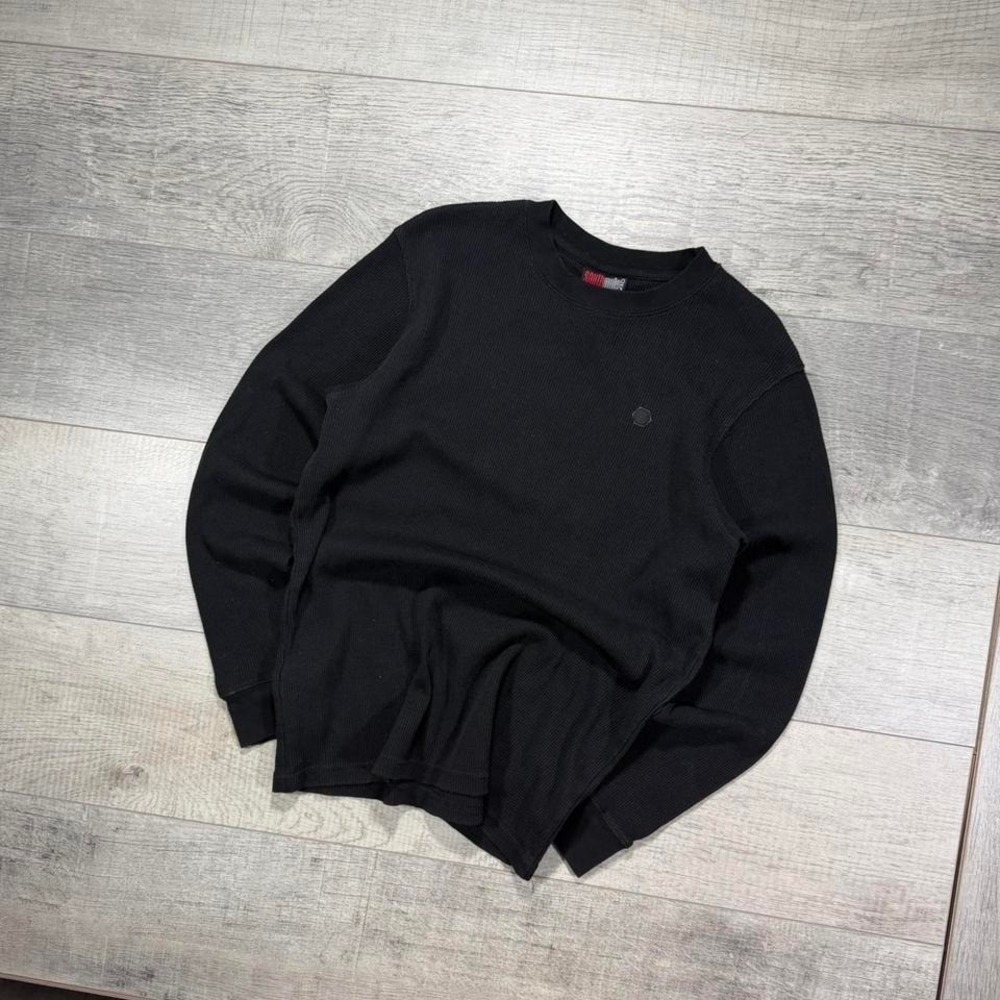 Vintage 2000s Y2K emo, grunge long sleeve thermal knit shirt Size M